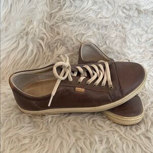 Ecco women leather sneakers